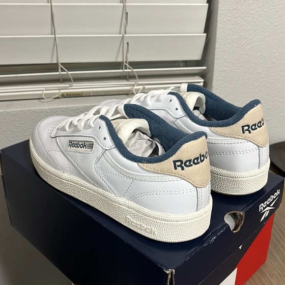 NWT Reebok Women's Club C 85 Shoes - White/Blue/Beige - Code: 100033086 - Picture 4 of 12